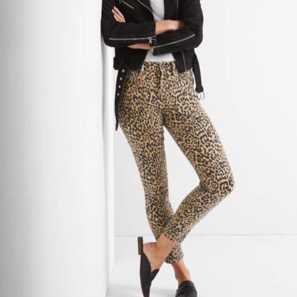 Gap true skinny leopard jeans